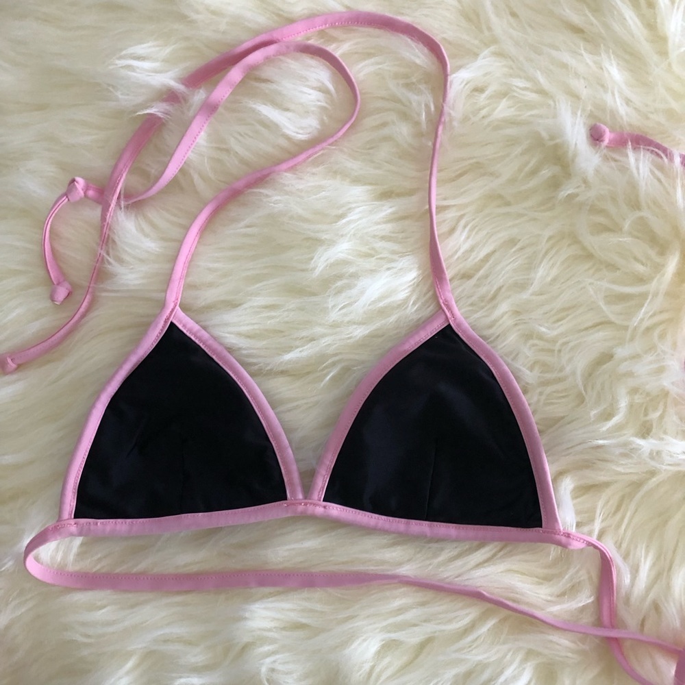 Black and pink reversible bikini top